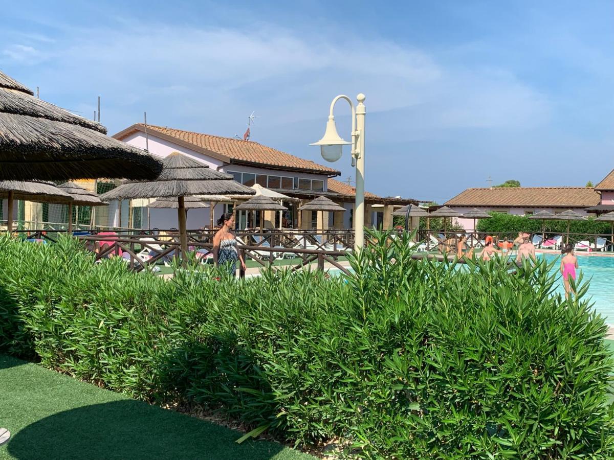Fattoria Palazzeta - Pet & Family Friendly Aparthotel เชชินา ภายนอก รูปภาพ